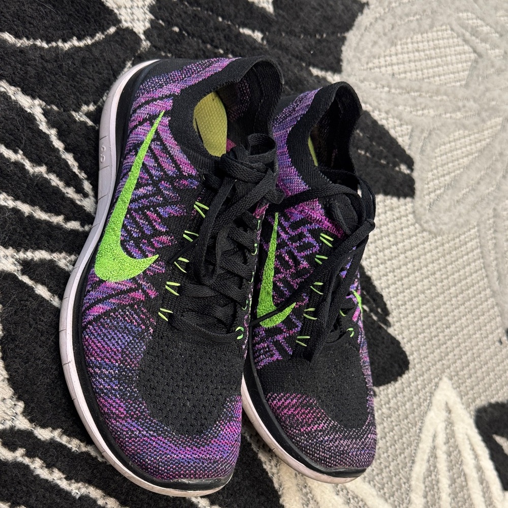 Nike Fly Knit Women's Black and Purple Sneakers